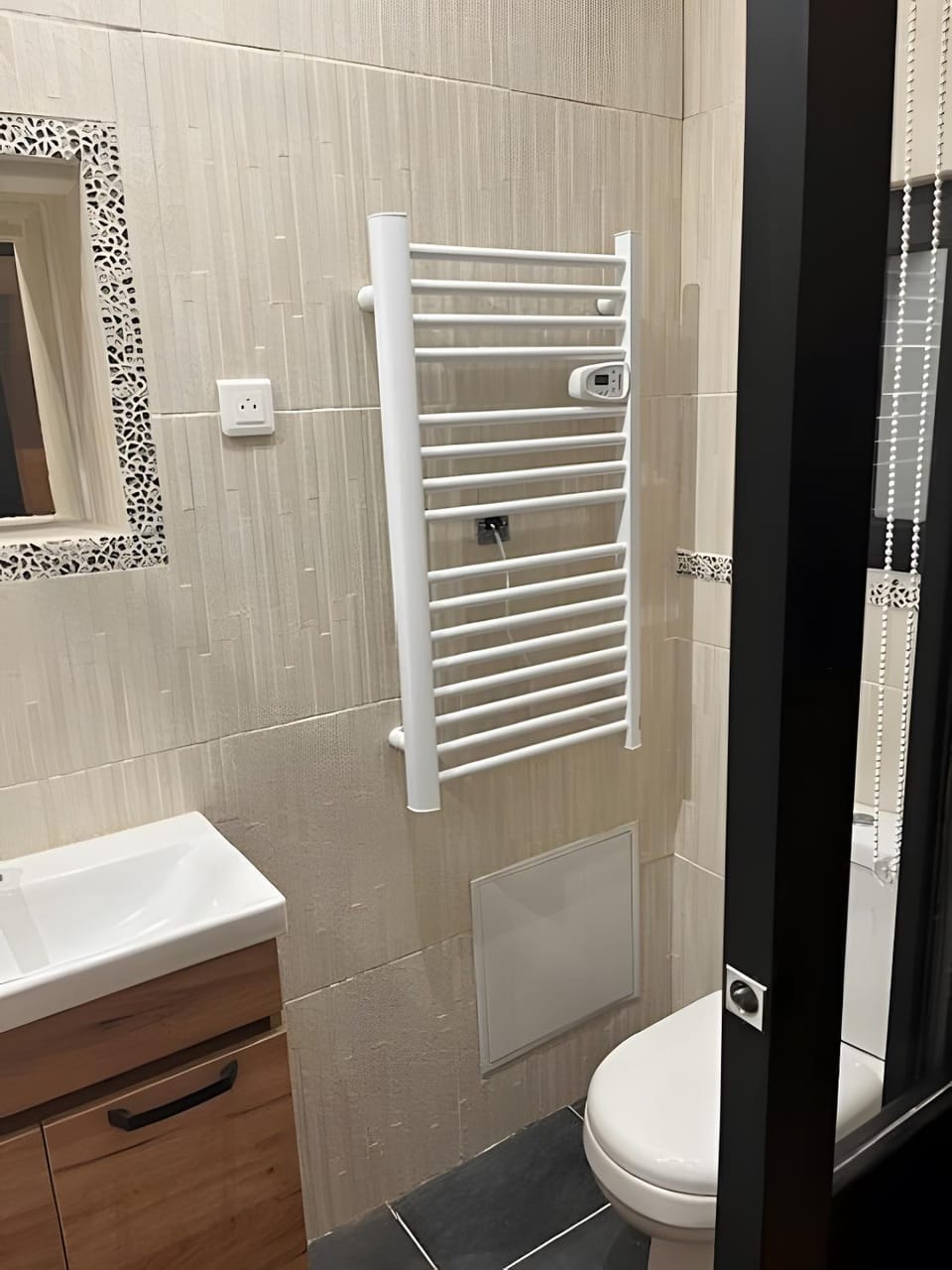 Bathroom, Living room