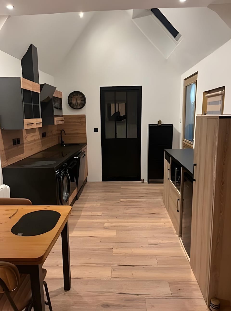 Kitchen or kitchenette, Living room