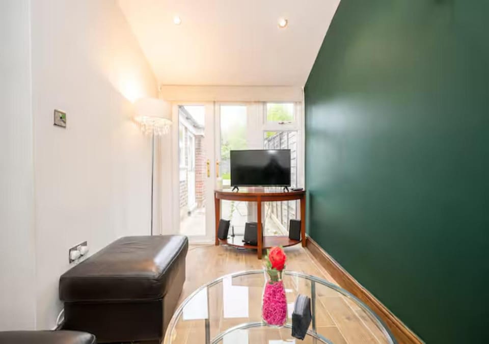 Spacious House - 4 Bedrooms Near Dulwich - Pass the Keys House in London Borough of Southwark