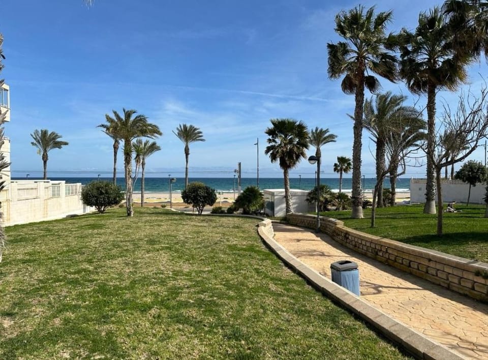 Seafront Chalet Muchavista direct beach access House in El Campello