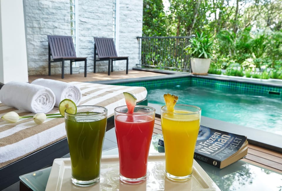 Day, Natural landscape, Garden, Food and drinks, Garden view, Pool view, Swimming pool, Drinks, sunbed