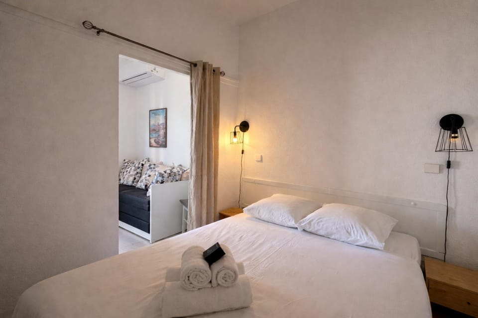 T2 balcony with barbecue, Tennis MC House in Roquebrune-Cap-Martin