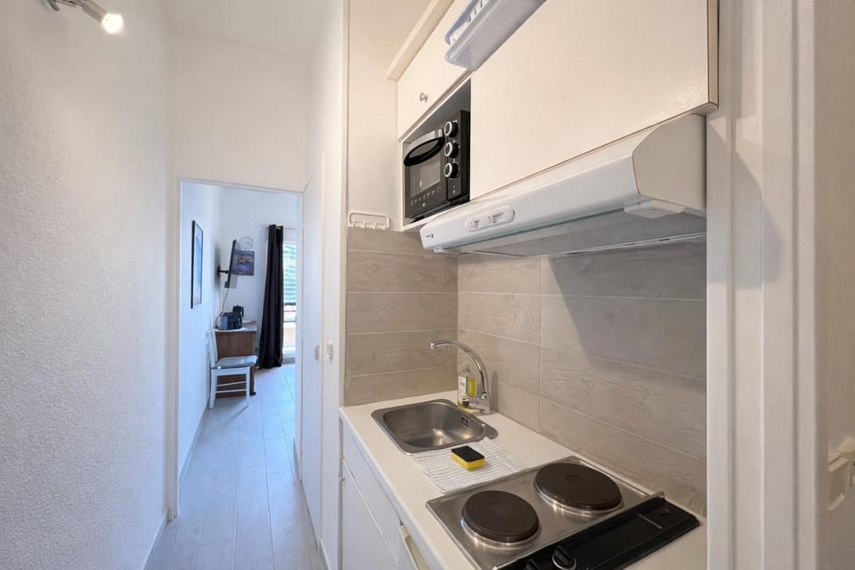 T2 balcony with barbecue, Tennis MC House in Roquebrune-Cap-Martin