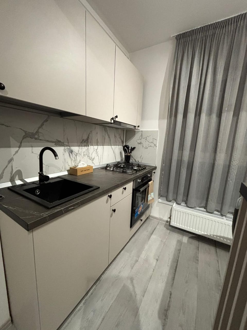 Kitchen or kitchenette, kitchen, kitchen
