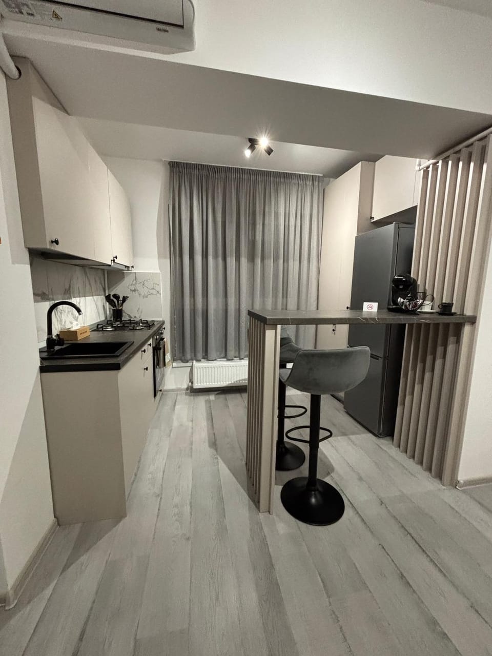 Kitchen or kitchenette, kitchen, kitchen