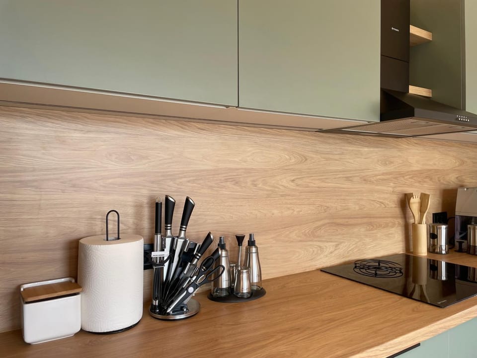 Coffee/tea facilities, Communal kitchen, Internal: Not applicable to any particular room
