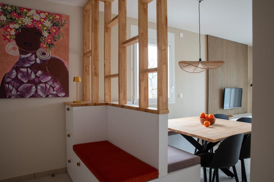Living room, Seating area, Dining area