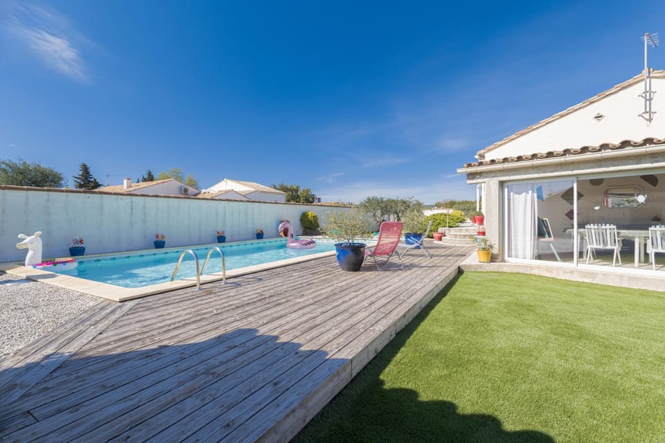 Swimming pool, Swimming pool