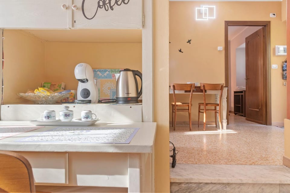 Property building, Kitchen or kitchenette, Living room