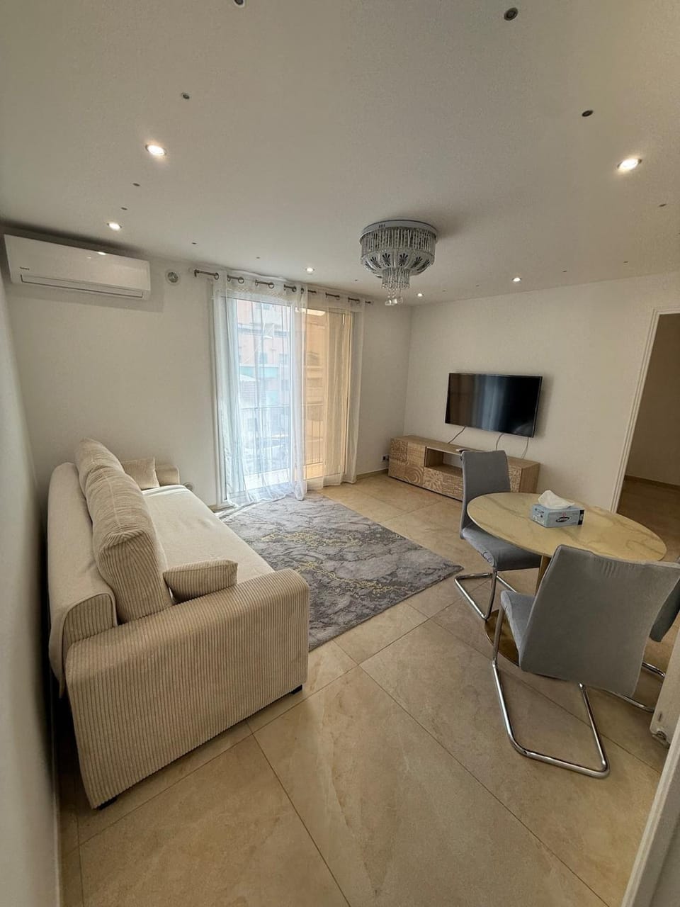Communal lounge/ TV room, Living room