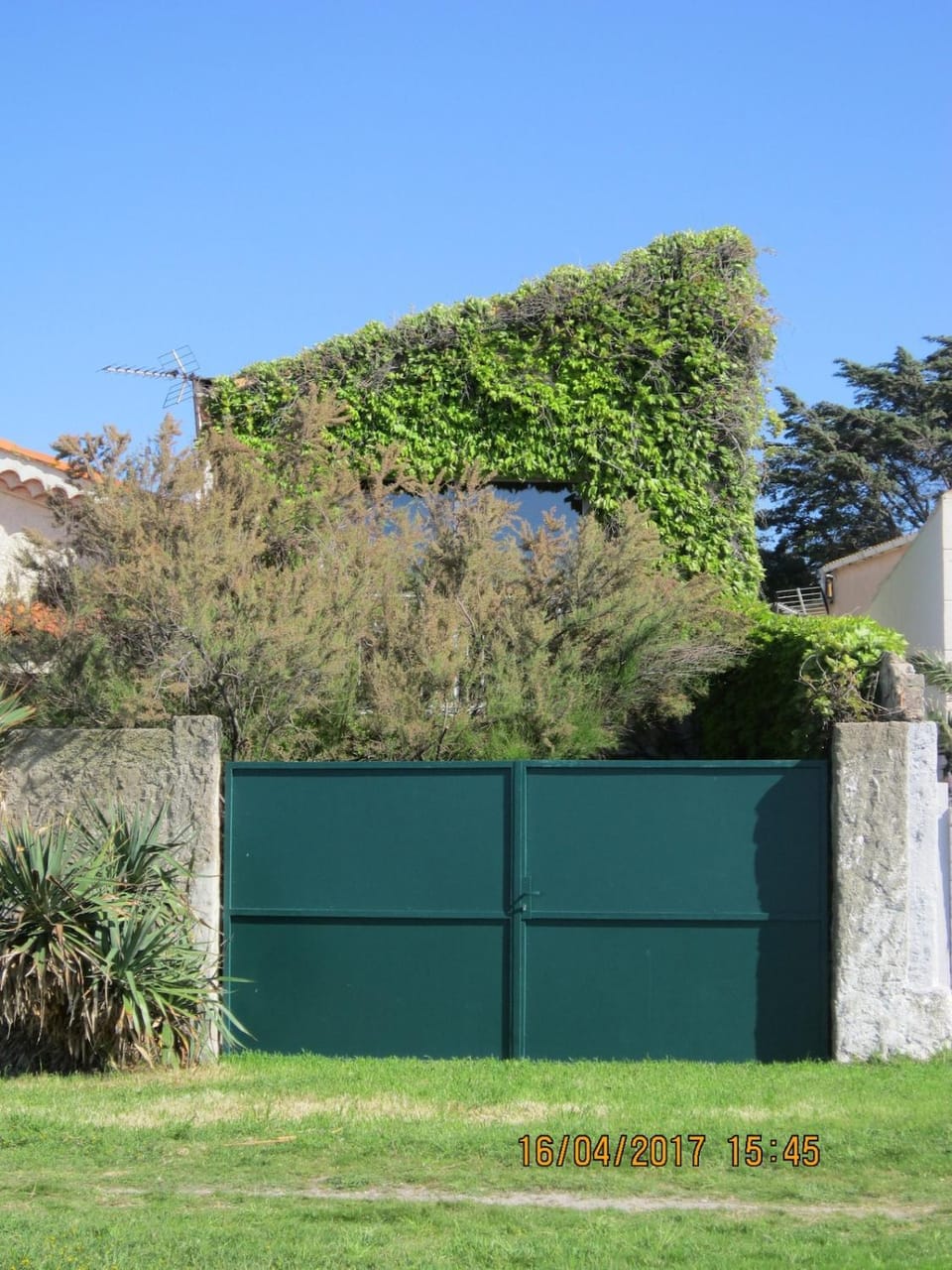 Havre de paix au bord de létang de Thau avec vue-magnifiques couchers de soleil-et accès direct et privé à l'eau-possibilité de se garer gratuitement dans la rue Apartment in Occitanie