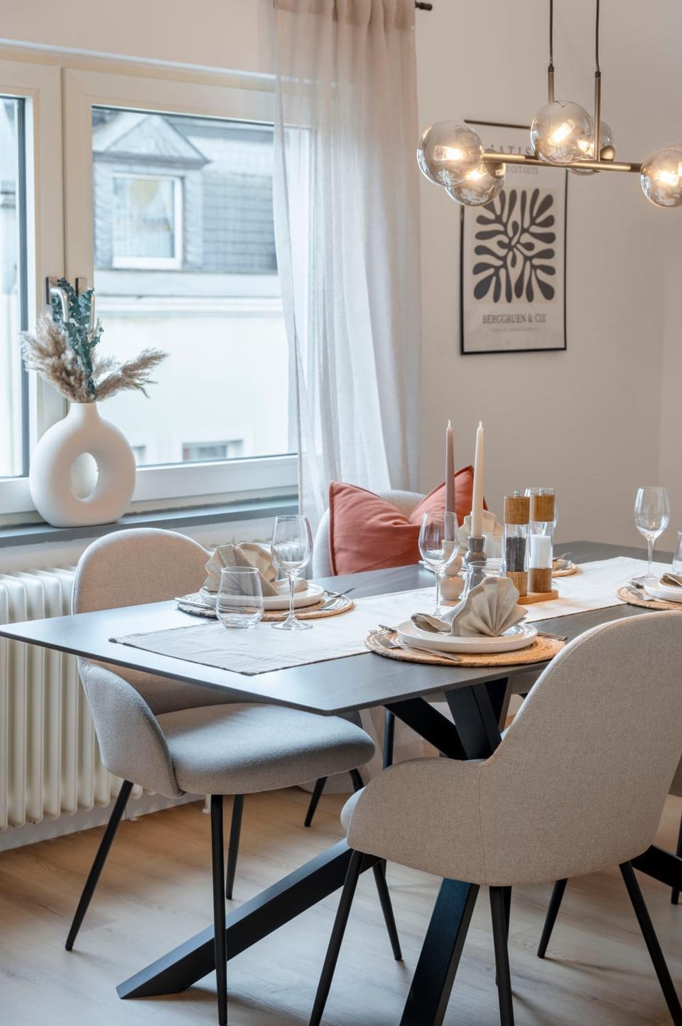 Dining area, kitchen