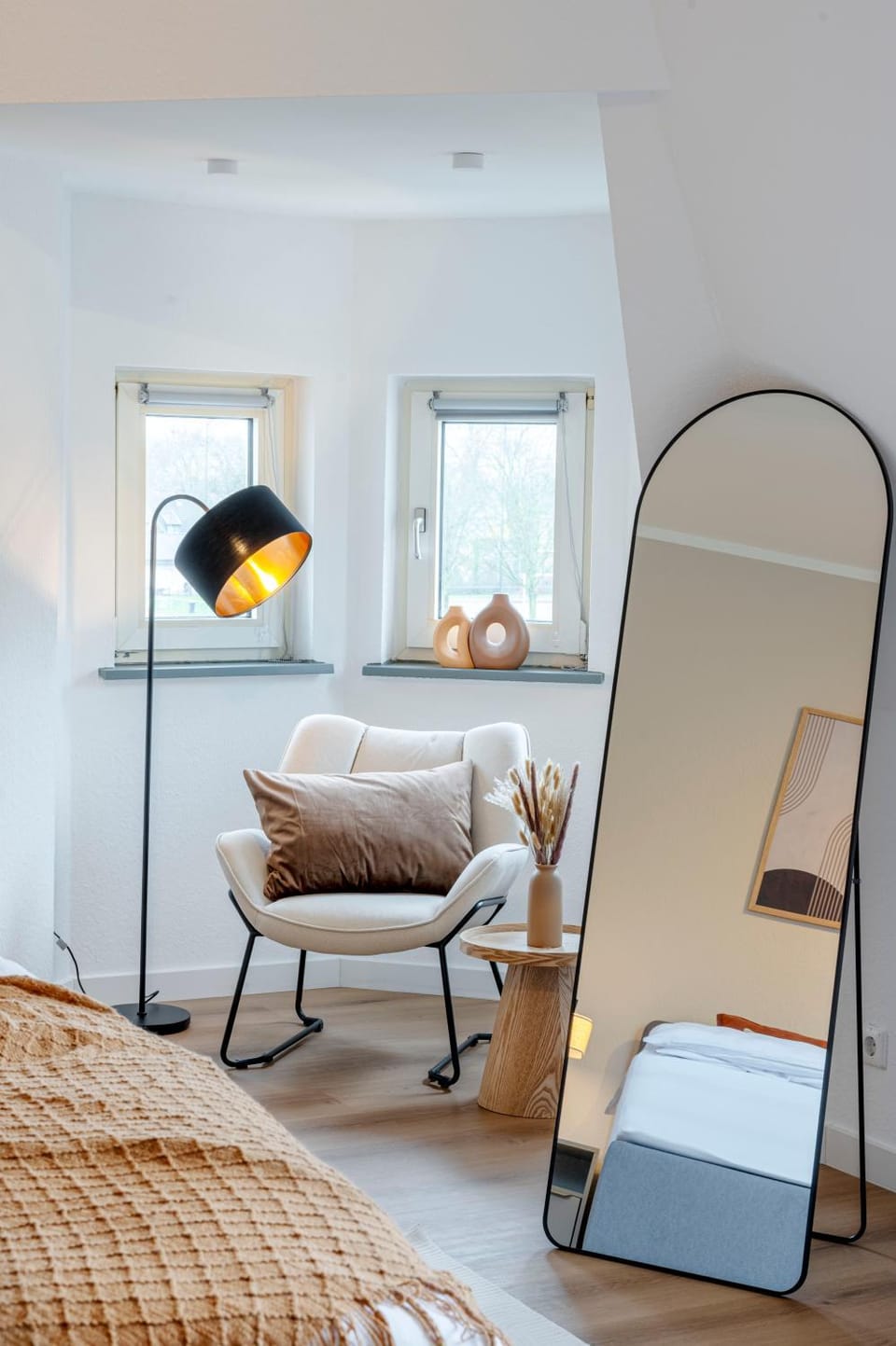 Seating area, Bedroom, Quiet street view