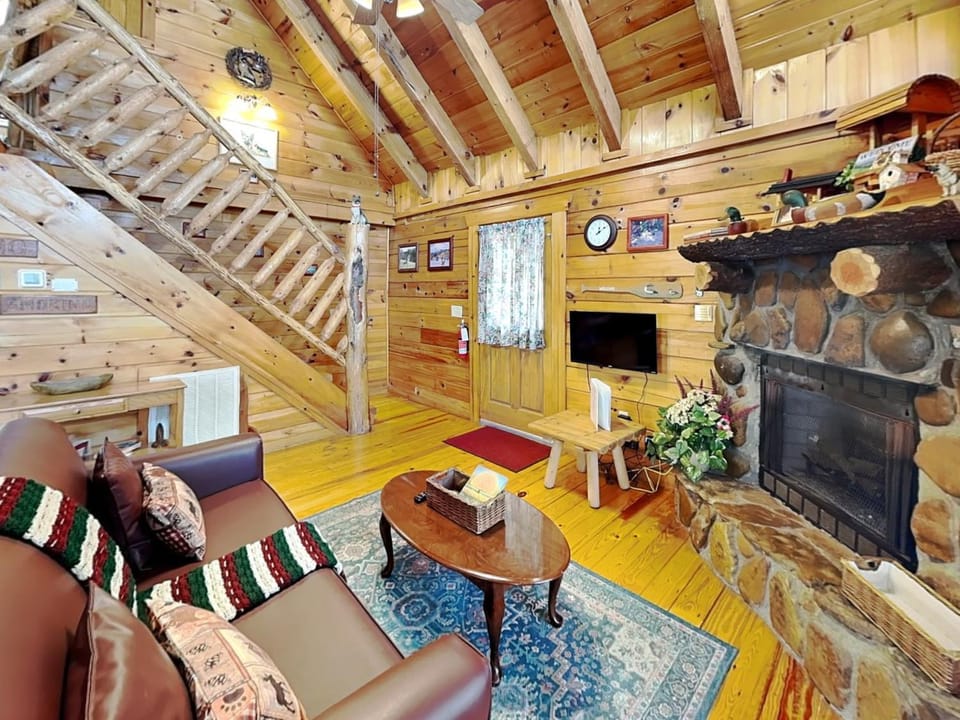 TV and multimedia, Living room, fireplace