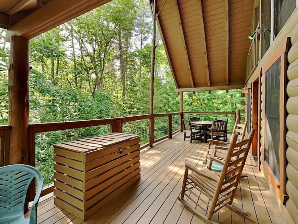 Natural landscape, Garden, Balcony/Terrace, Seating area