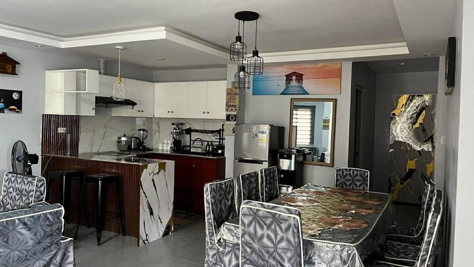 Dining area, kitchen