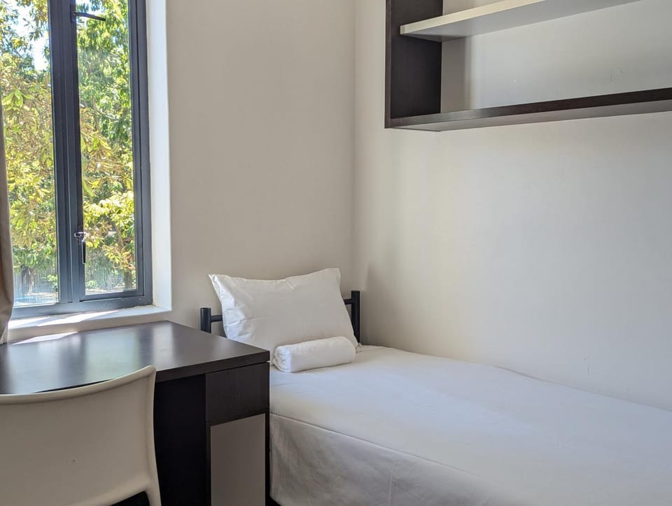 Backpackers at Graca Machel Hall Residence Apartment in Cape Town