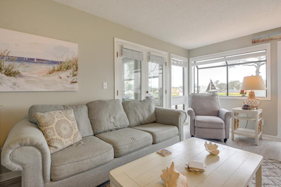 Coastal Sun & Poolside Fun: Myrtle Beach Condo! House in South Carolina