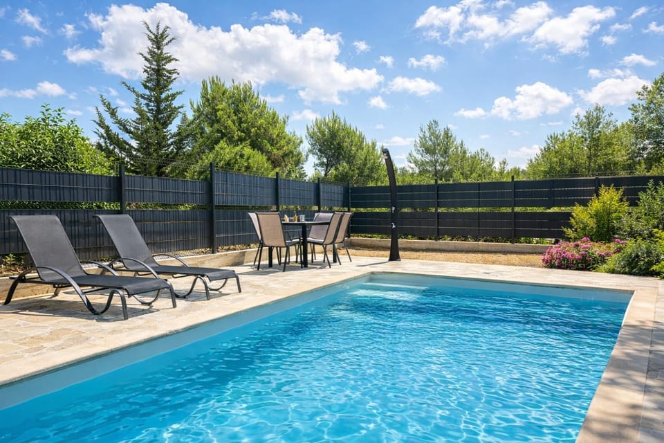 View (from property/room), Garden view, Swimming pool