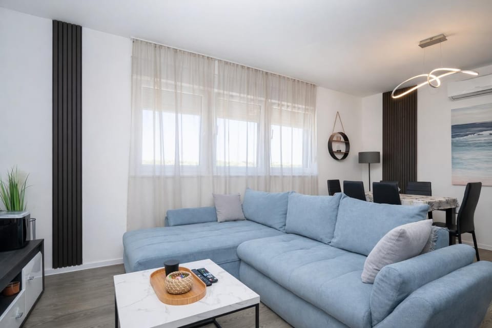 Communal lounge/ TV room, TV and multimedia, Living room, Seating area