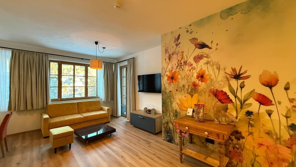 Bed, TV and multimedia, Living room, Seating area