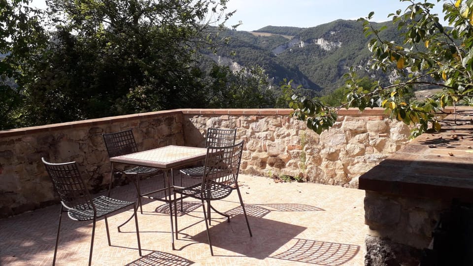 Balcony/Terrace, Internal: Not applicable to any particular room