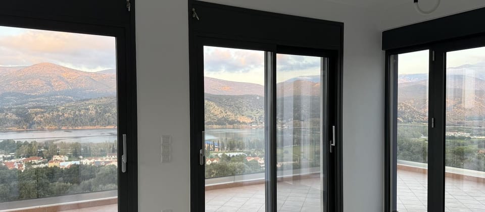 View (from property/room), Living room, Mountain view, Sea view