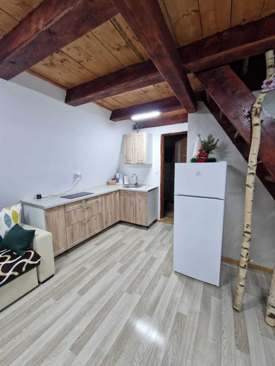 Kitchen or kitchenette, oven