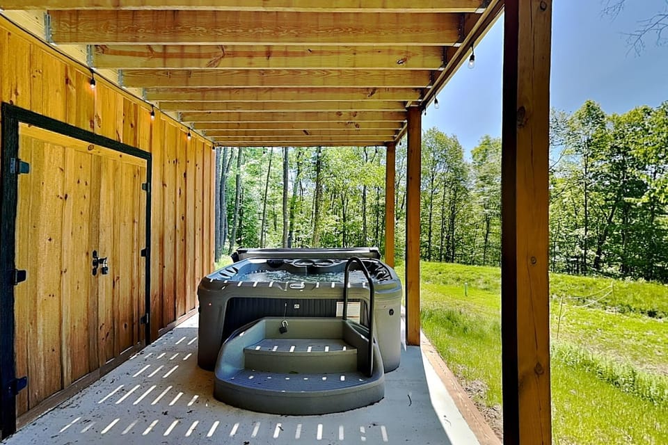 Grace Mountain Cabin Cabin in Deep Creek Lake