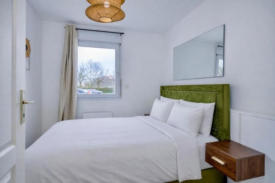 The Voltaire Business & Family Suite - Hypercentre Apartment in Canton of Geneva