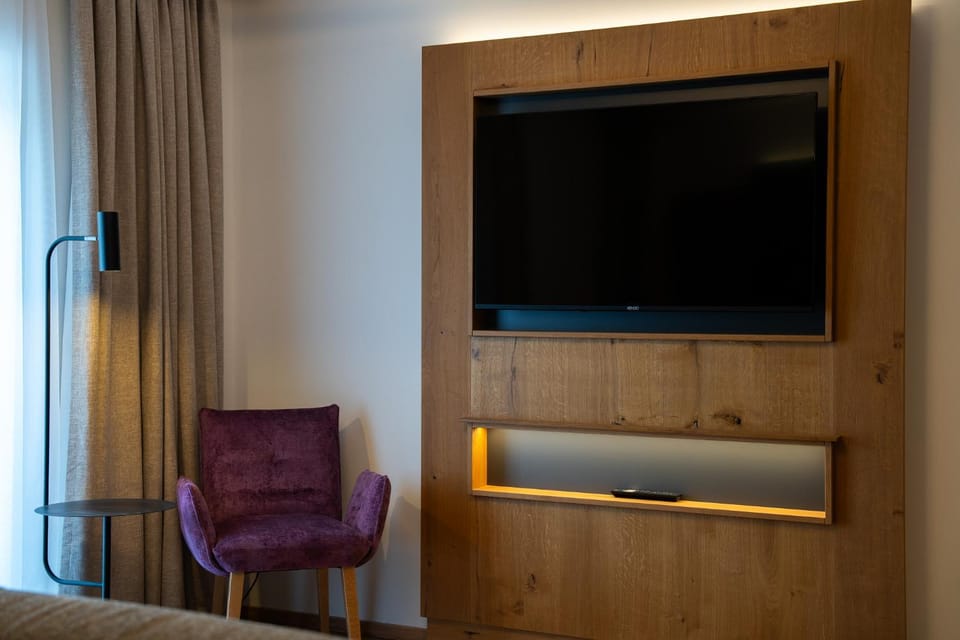 Seating area, Bedroom