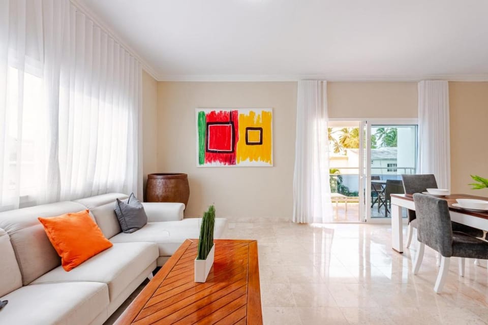 Steps from the ocean and white sand, top location Apartment in Punta Cana