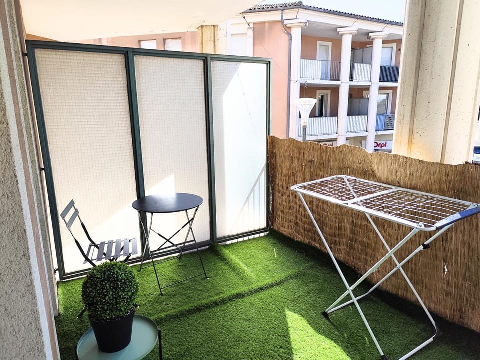 Idyllic stay, 15 minutes from Avignon, 1-bedroom apartment , terrace Apartment in Le Pontet
