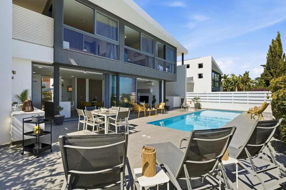 SunnyVillas 3BR Luxury Villa Pool WP5 Villa in Paralimni
