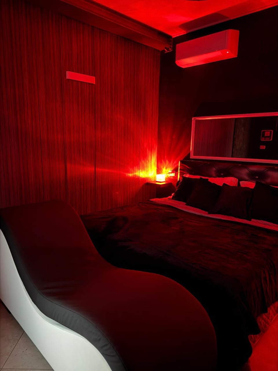Romantic suite Centro Apartment in Bologna