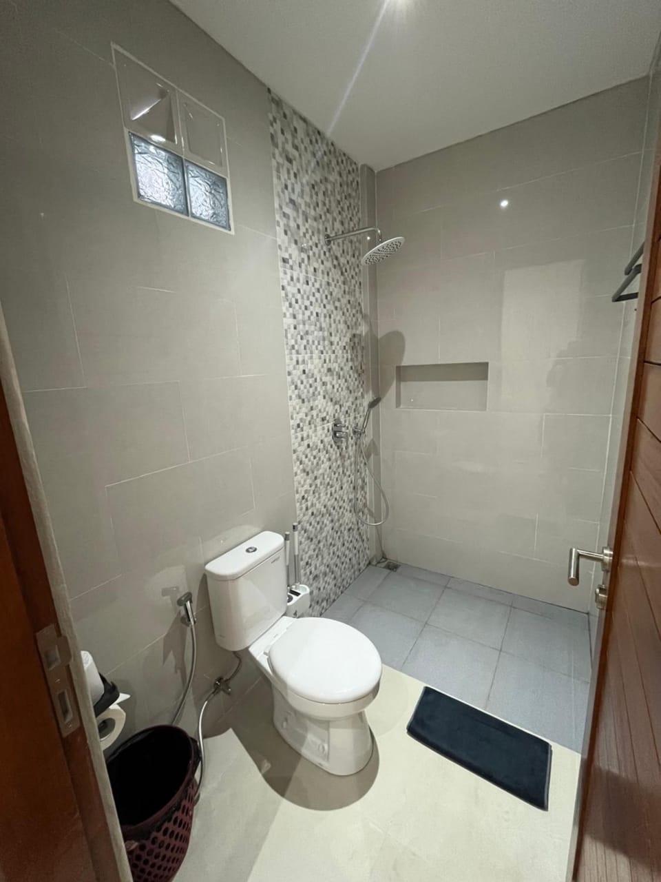 Shower, Toilet, Bathroom