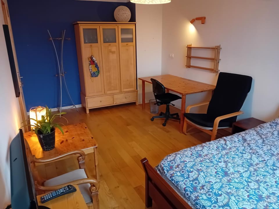 Photo of the whole room, Seating area, Bedroom