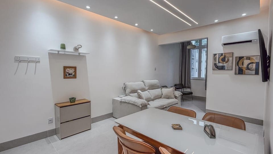 Comfort & Style in Icaraí Apartment in Niterói