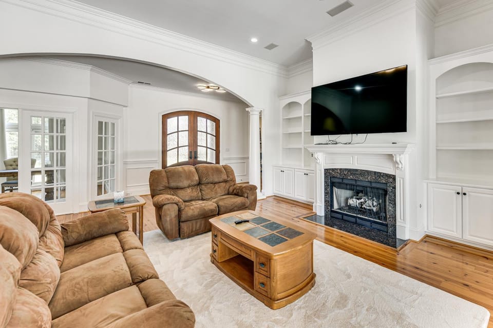 Luxe Extended Stay with Swim Spa in Indian Land! House in Pineville