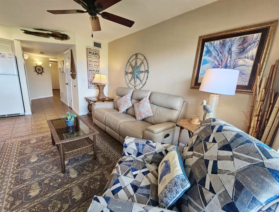 Nature's Landing - A102 Budget Rates Downtown Unit Apartment in Cedar Key