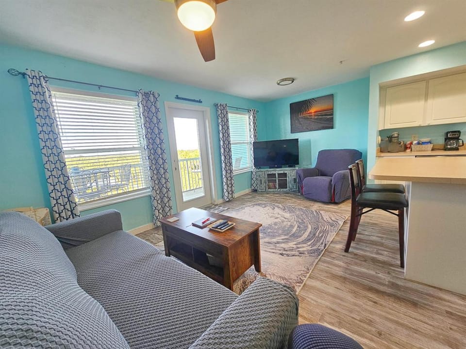 Nature's Landing A202 Great Rates, Marina Nearby Apartment in Cedar Key