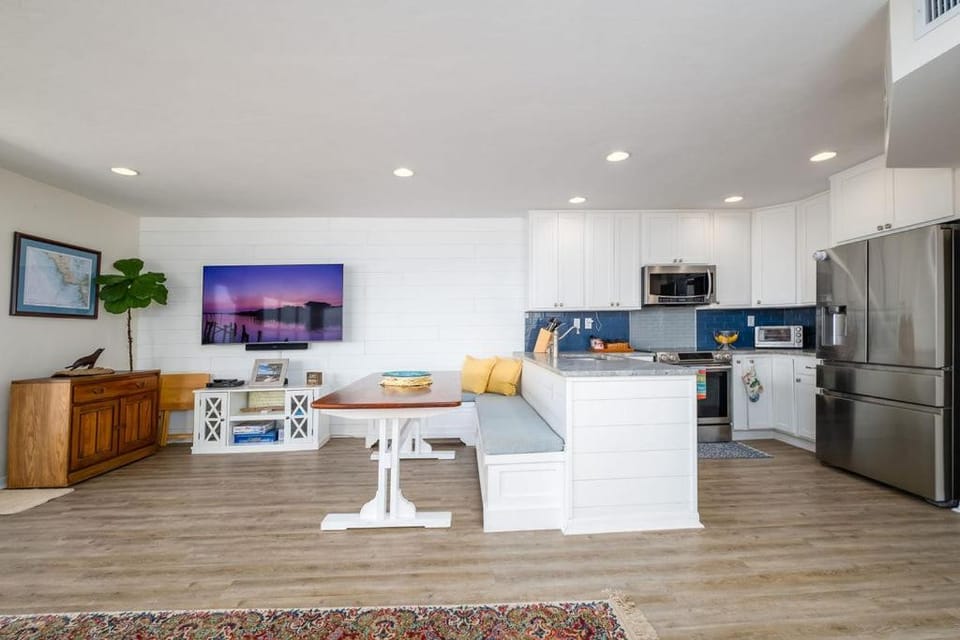Fenimore Mill 1C - Pool and Beautiful Gulf Views! Apartment in Cedar Key