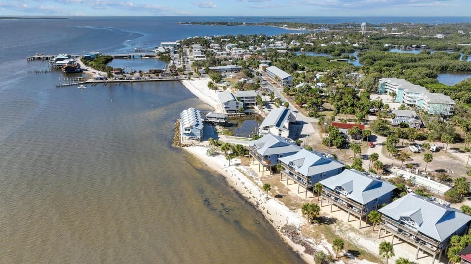 Fenimore Mill 2B - Pool, Hot Tub, and Boat Parking Apartment in Cedar Key