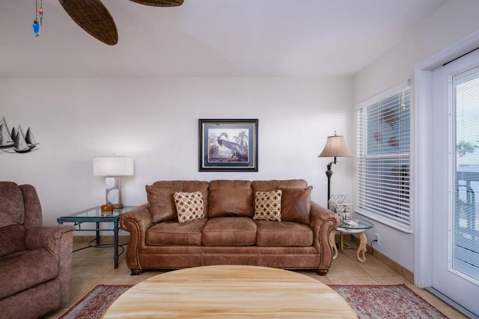 Fenimore Mill 4B - Pool, Hot Tub, Open Gulf View! Apartment in Cedar Key