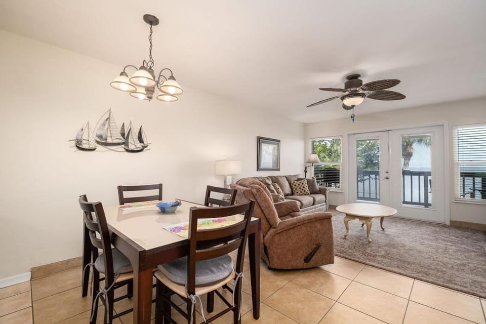 Fenimore Mill 4B - Pool, Hot Tub, Open Gulf View! Apartment in Cedar Key