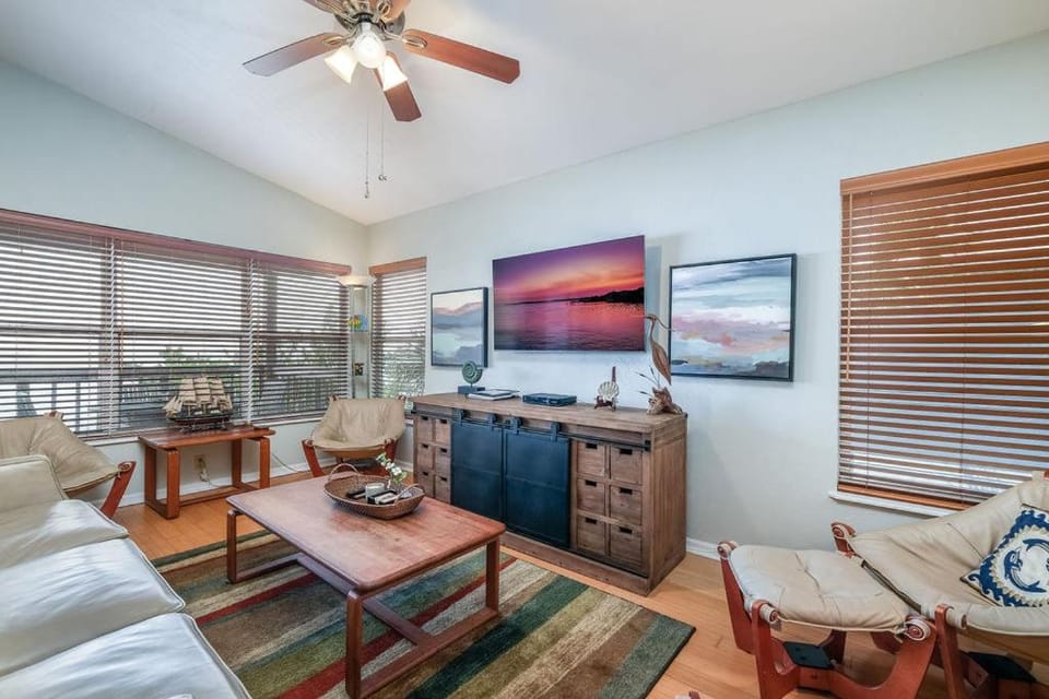 Fenimore Mill 5D - Open Water, Pool, Hot Tub! Apartment in Cedar Key
