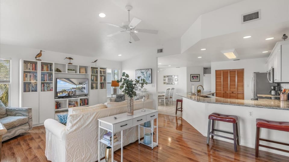 Fenimore Mill 6DE Dual Delight, Two Units in One - FamiliesGroupsGulf Front! Apartment in Cedar Key