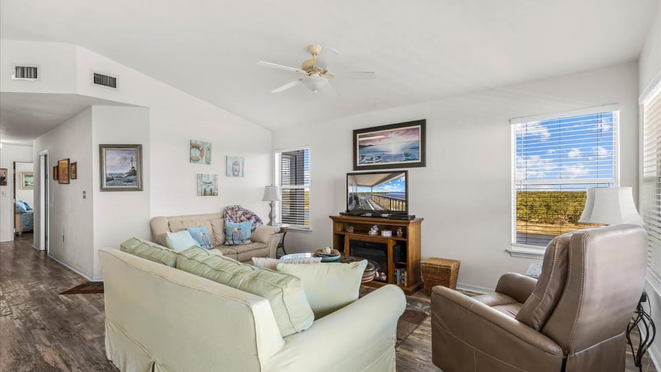 Fenimore Mill 6F - Open Gulf View, Pet Friendly! Apartment in Cedar Key