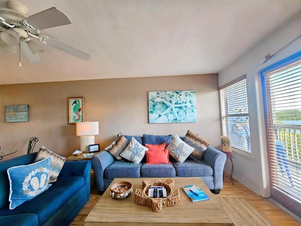 Fenimore Mill 7B - Pool, Hot Tub, Private Beach! Apartment in Cedar Key