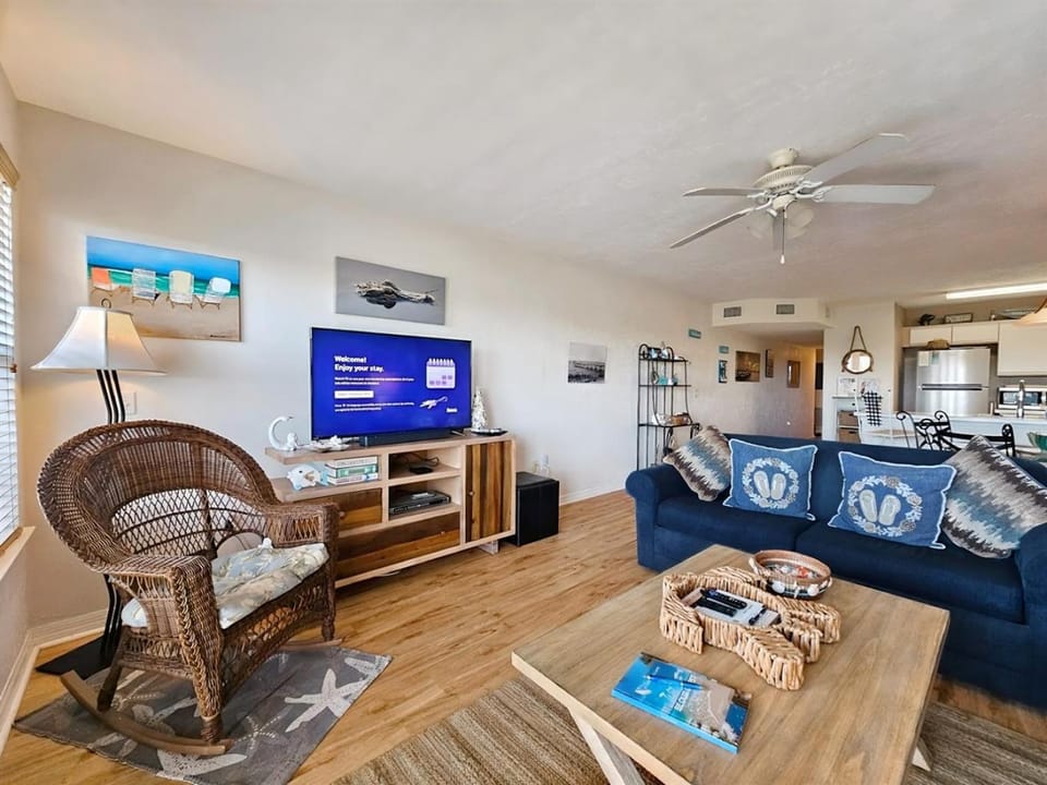 Fenimore Mill 7B - Pool, Hot Tub, Private Beach! Apartment in Cedar Key